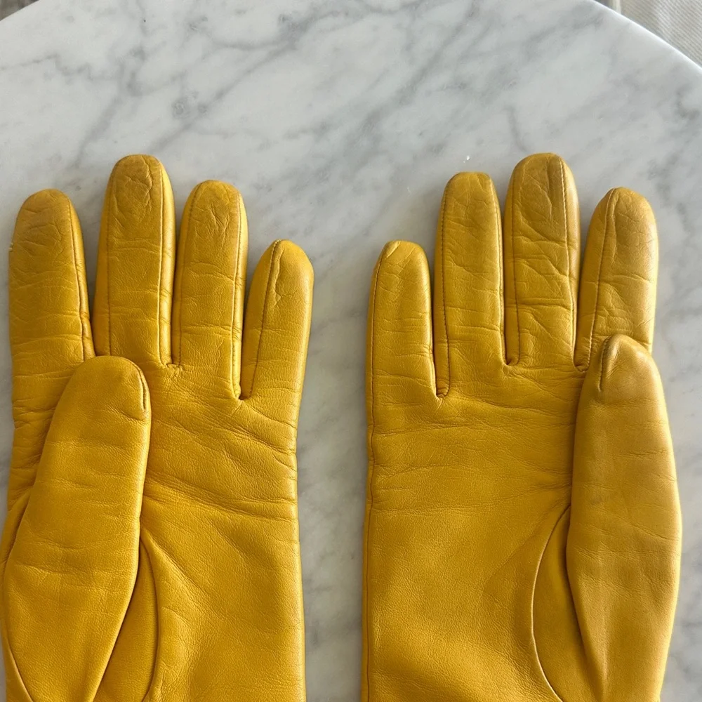 Chic Mustard Leather Gloves handmade in rome cashmere lined